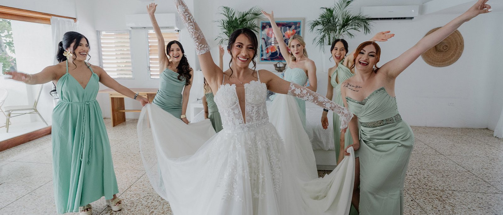 Cómo elegir el vestido perfecto para una boda en la playa del Caribe colombiano