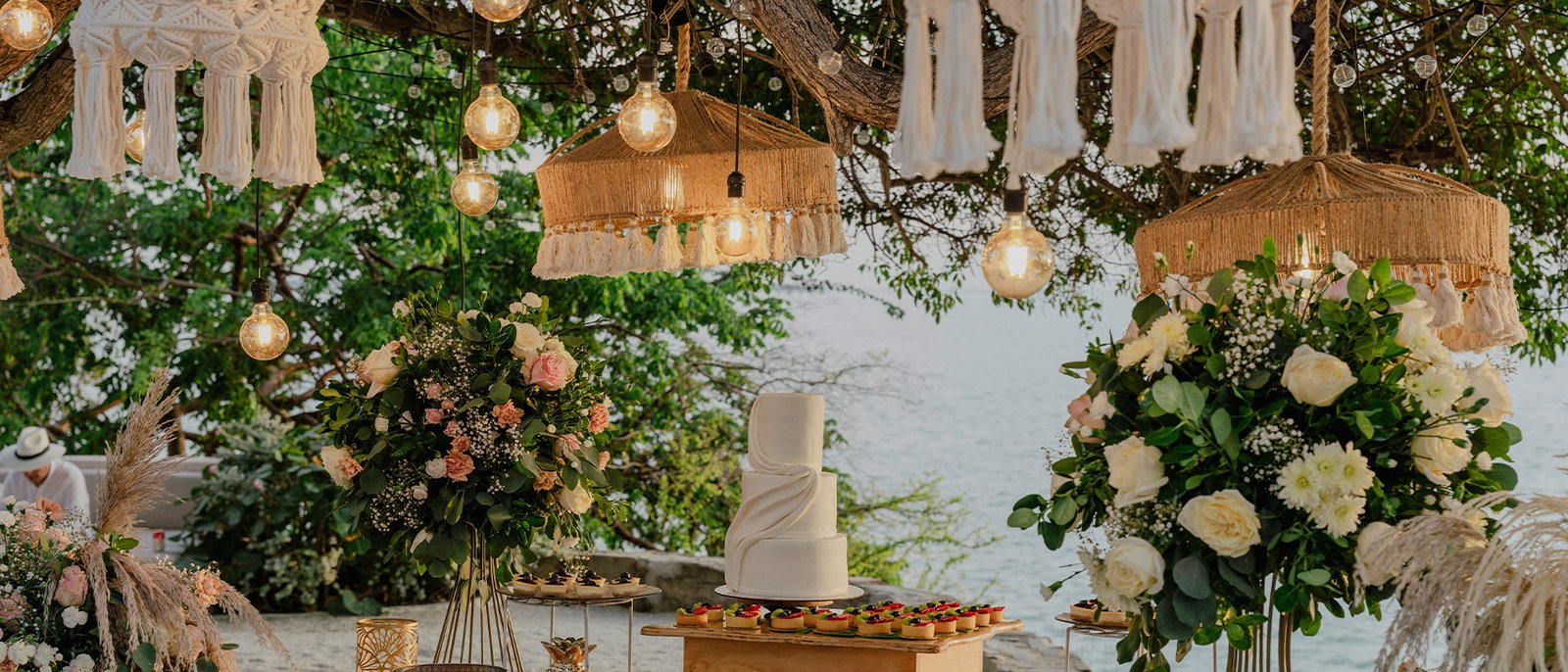 Guía boutique para tu boda frente al mar: estilo, tragos y ambiente